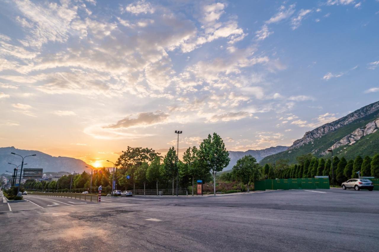 Zhengzhou Dengfeng-Shaolin Temple- Hotel ภายนอก รูปภาพ